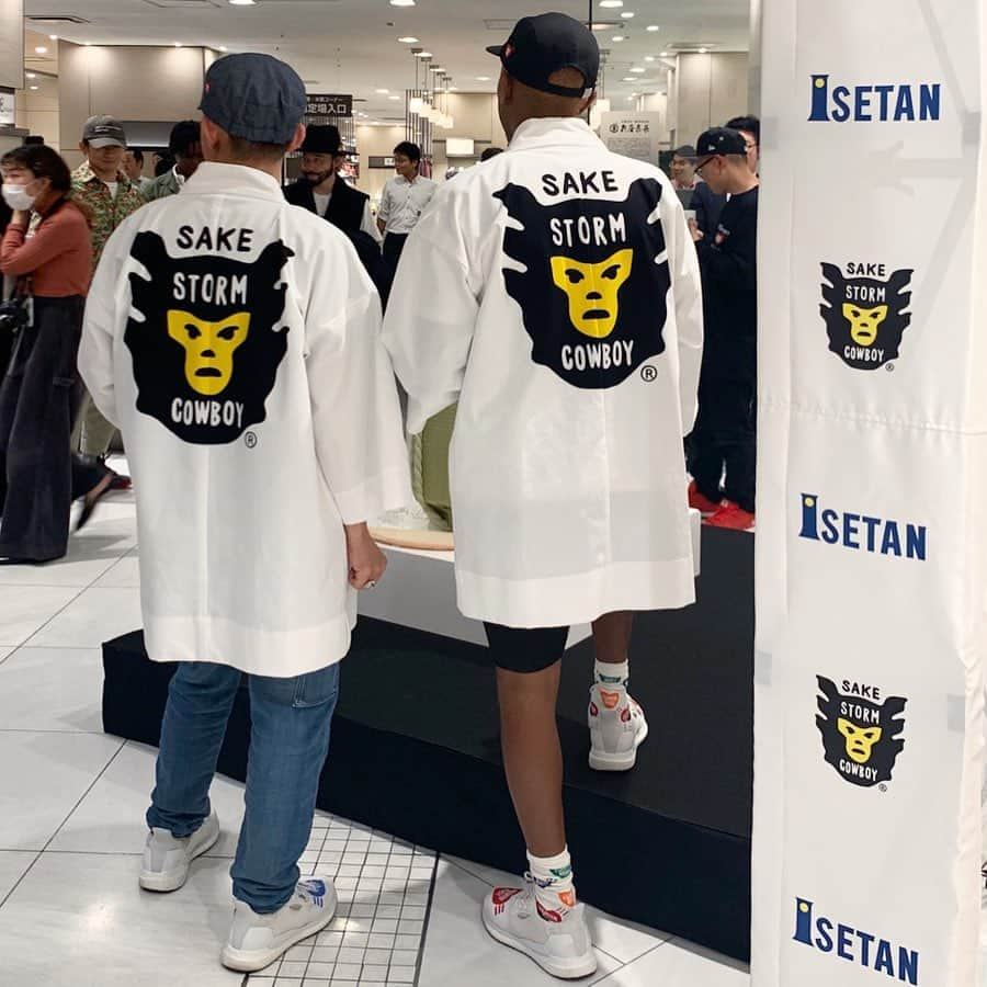 NIGOさんのインスタグラム写真 - (NIGOInstagram)「SAKE STORM COWBOY🍶 now available at Isetan Shinjuku ㊗️」10月18日 16時26分 - nigo