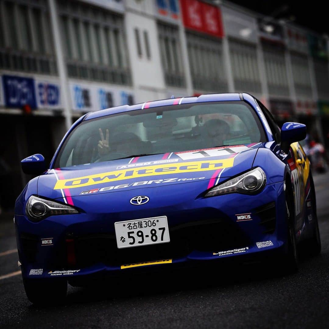 脇阪寿一さんのインスタグラム写真 - (脇阪寿一Instagram)「三橋仁明写真館 GR 86/BRZ Race Rd8 最終戦  #gr86brzrace #assomotorsports #owltech  #三橋仁明 #カメラマン」10月18日 16時35分 - juichiwakisaka