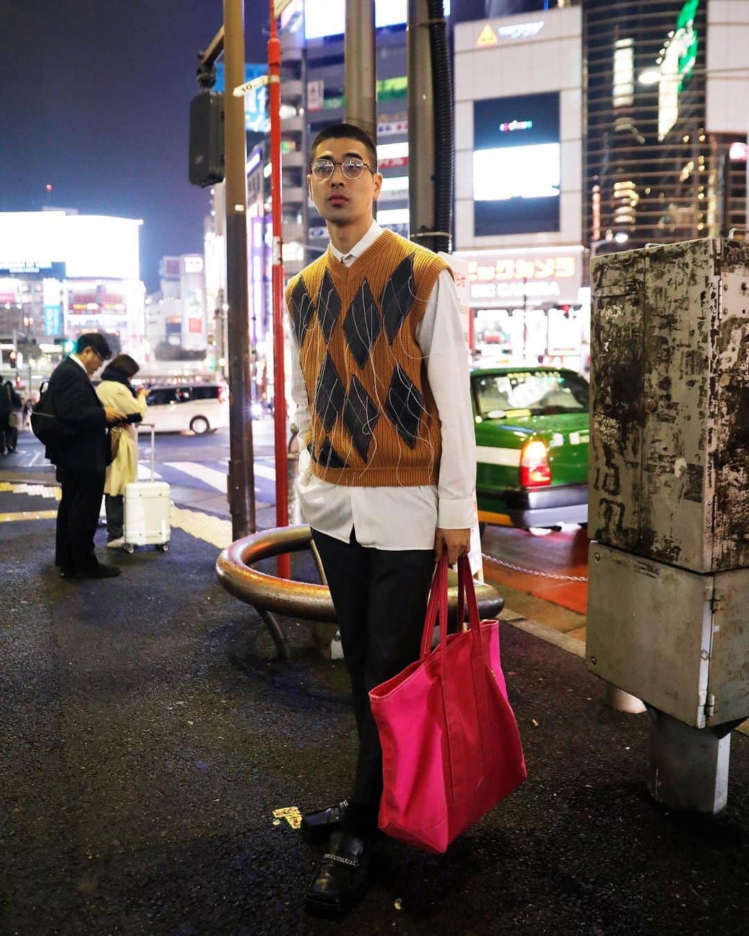 Droptokyoさんのインスタグラム写真 - (DroptokyoInstagram)「TOKYO STREET STYLES Name: @kbys_tsy  Top: @magliano.insta  Pants: @antonbelinskiystudio  Shoes: @martine_rose  #streetstyle#droptokyo#tokyo#japan#streetscene#streetfashion#streetwear#streetculture#fashion#ストリートファッション#fashion#コーディネート#tokyofashion#japanfashion Photography: @fumiyahitomi」10月18日 17時24分 - drop_tokyo