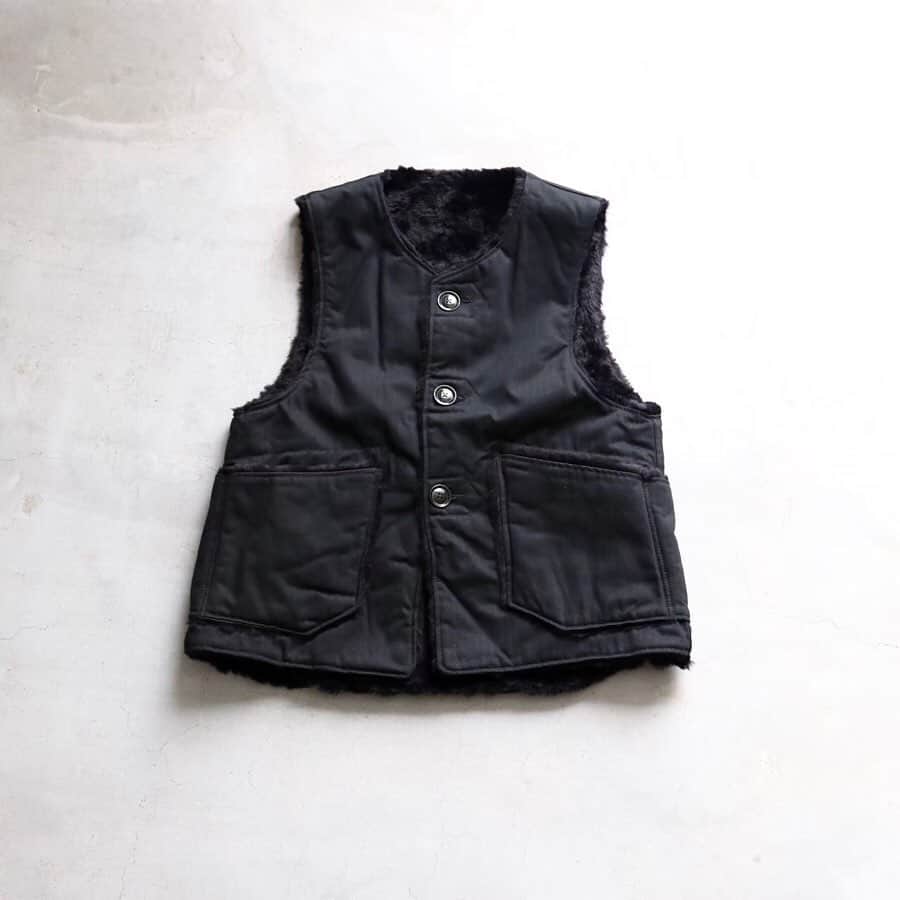 wonder_mountain_irieさんのインスタグラム写真 - (wonder_mountain_irieInstagram)「_ Engineered Garments / エンジニアードガーメンツ “Over Vest – cotton hb twill –” ￥38,500- _ 〈online store / @digital_mountain〉 https://www.digital-mountain.net/shopdetail/0000000009894/ _ 【オンラインストア#DigitalMountain へのご注文】 *24時間受付 *15時までのご注文で即日発送 *1万円以上ご購入で送料無料 tel：084-973-8204 _ We can send your order overseas. Accepted payment method is by PayPal or credit card only. (AMEX is not accepted)  Ordering procedure details can be found here. >>http://www.digital-mountain.net/html/page56.html _ #NEPENTHES #EngineeredGarments #ネペンテス #エンジニアードガーメンツ _ 本店：#WonderMountain  blog>> http://wm.digital-mountain.info/blog/20190912-1/ _ 〒720-0044  広島県福山市笠岡町4-18  JR 「#福山駅」より徒歩10分 (12:00 - 19:00 水曜・木曜定休) #ワンダーマウンテン #japan #hiroshima #福山 #福山市 #尾道 #倉敷 #鞆の浦 近く _ 系列店：@hacbywondermountain _」10月18日 17時35分 - wonder_mountain_