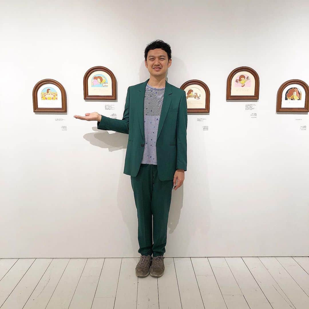 ウィスット・ポンニミットのインスタグラム：「シェア展 今オープニングやってます 遊びに来てね　 六本木ヒルズ」