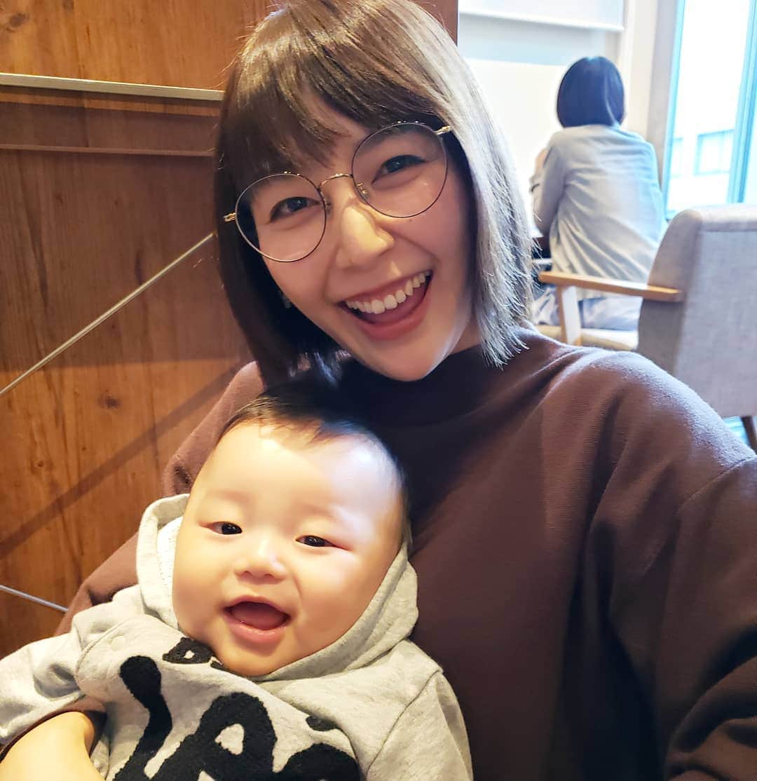 橋本真衣のインスタグラム：「. 友だちの赤ちゃんに 癒された🙄❤❤❤ . . #たいちゃん#あなた#可愛すぎるよ#だっこさせてくれてありがとう」