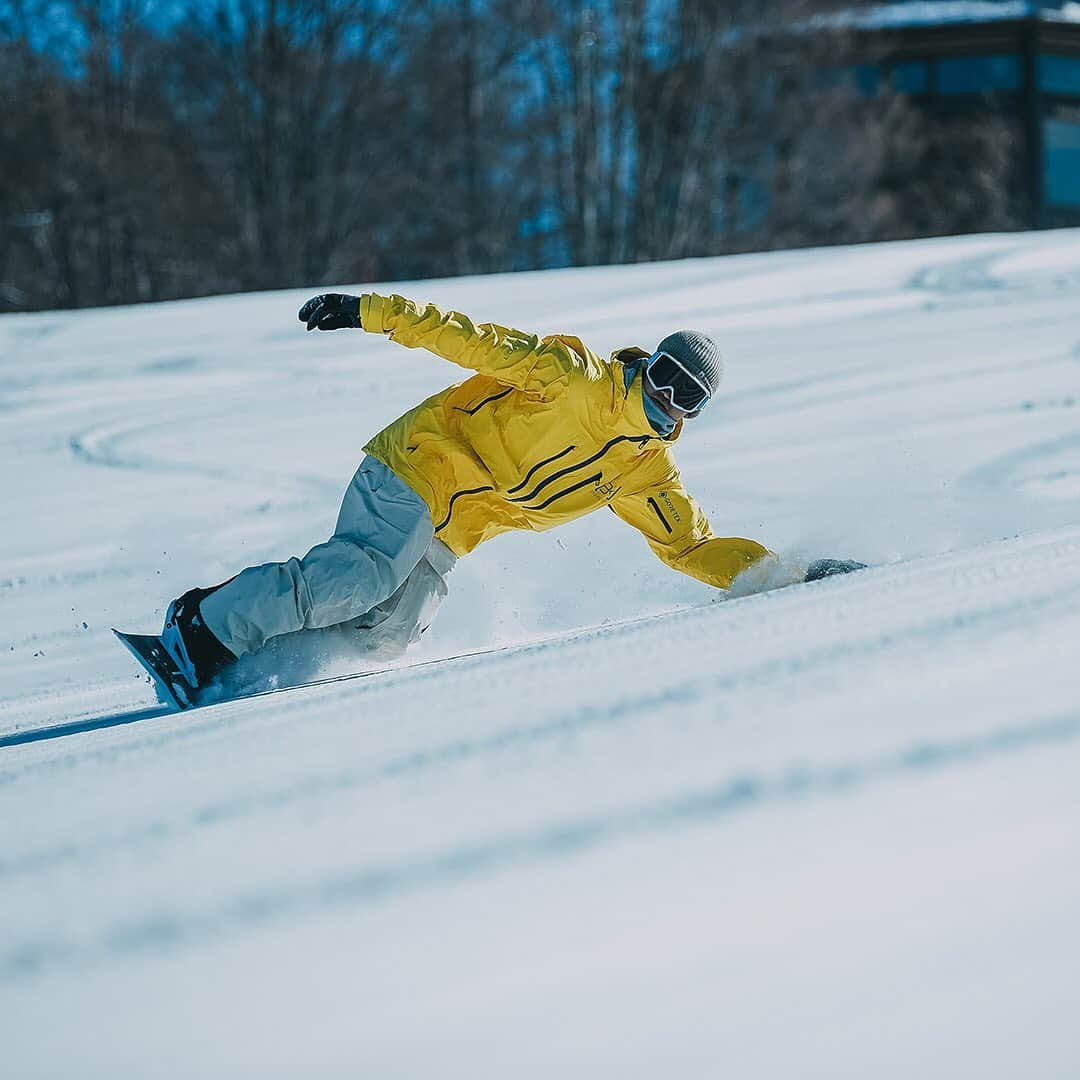 Burton Japanさんのインスタグラム写真 - (Burton JapanInstagram)「[ak]ジャケット&パンツで快適ライディング。Step On®︎で誰よりも早くドロップイン。Family Treeボードで地形遊び。鈴木翔太はハッピー。Photo: @akira457_ #Winter2020Burton #StepOn #BurtonFamilyTree #AnonOptics」10月18日 18時36分 - burtonjapan