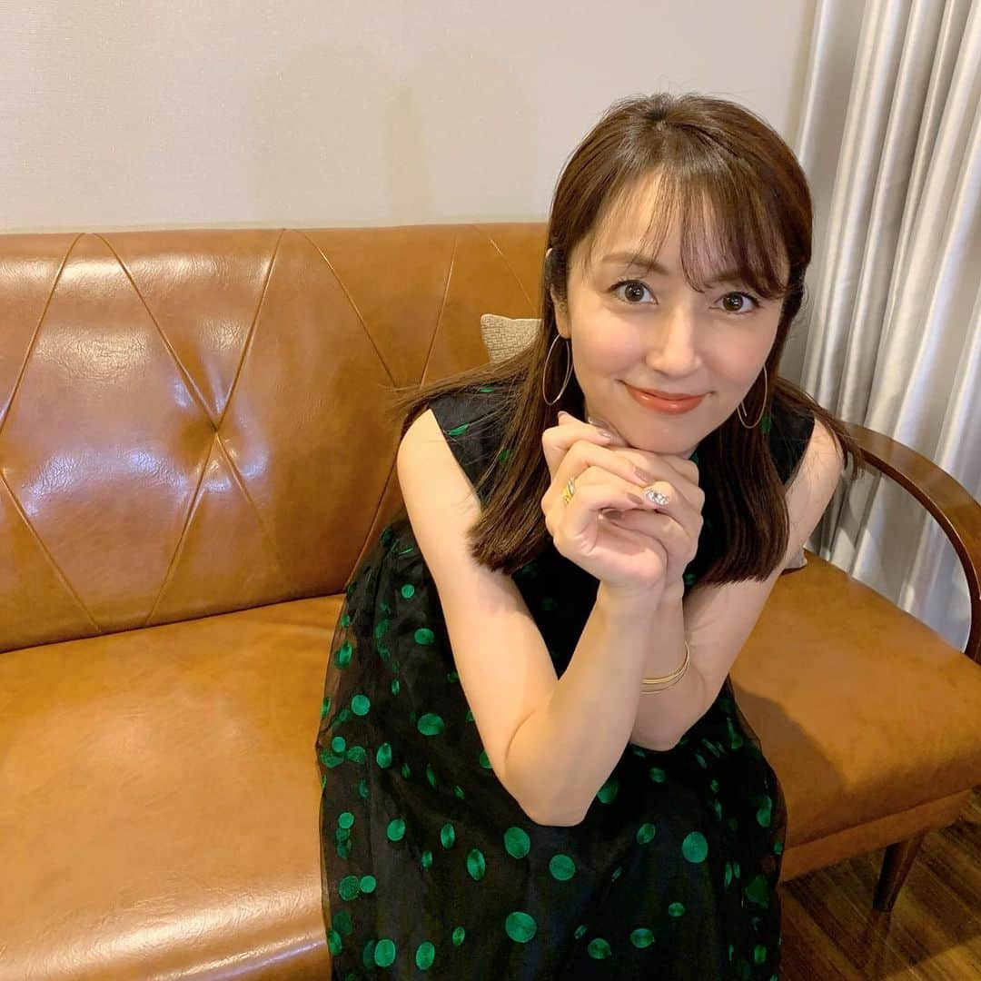 矢田亜希子さんのインスタグラム写真 - (矢田亜希子Instagram)「癒された収録でした♪ 今日のワンピースもジュエリーも可愛いかった💕詳細はまた載せます！」10月18日 18時38分 - akiko_yada