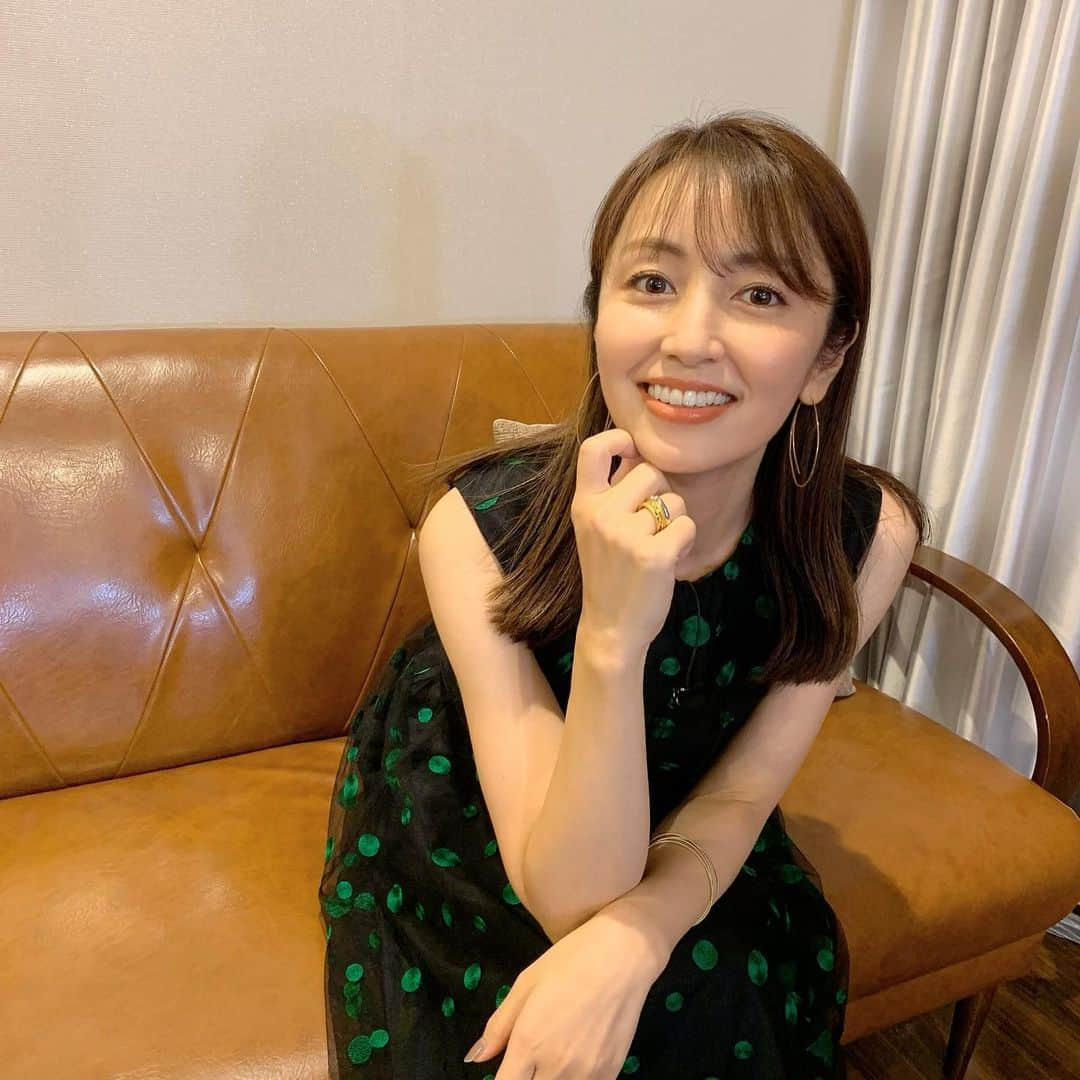 矢田亜希子さんのインスタグラム写真 - (矢田亜希子Instagram)「癒された収録でした♪ 今日のワンピースもジュエリーも可愛いかった💕詳細はまた載せます！」10月18日 18時38分 - akiko_yada