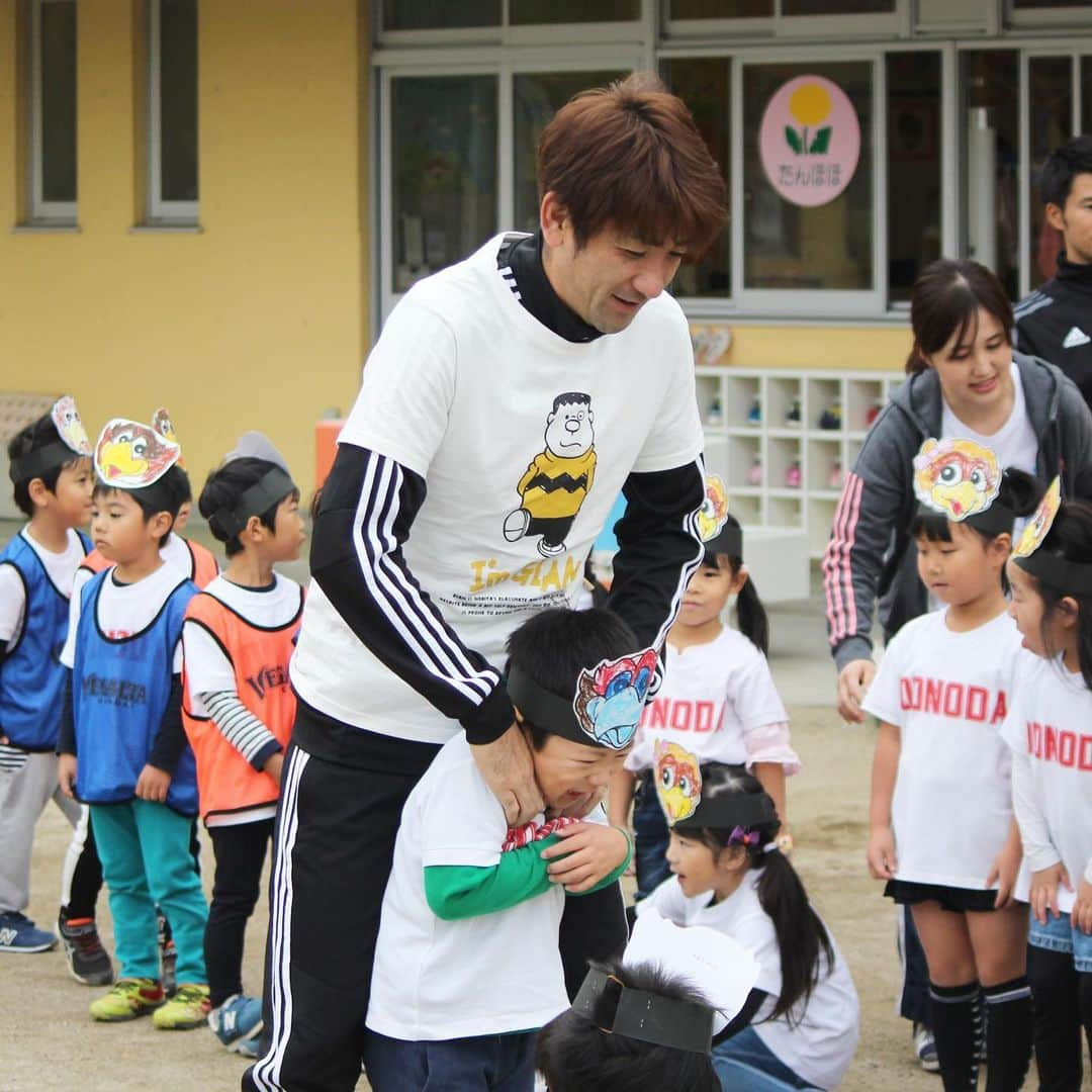 ベガルタ仙台さんのインスタグラム写真 - (ベガルタ仙台Instagram)「10月18日 大野田幼稚園にて、幼稚園キッズサッカーキャラバンを開催 #幼稚園キッズサッカーキャラバン #サッカー教室 #平瀬智行 #クラブコーディネーター #菅井直樹 #地域連携課スタッフ #ベガッ太 #チアダンス教室 #ベガルタチアリーダーズ #学校法人富沢学園大野田幼稚園 #クラブ創立25周年記念事業 #KIZUNA未来プロジェクト #絆フットボール  #ベガルタ仙台 #仙台 #サッカー #Jリーグ #2019シーズン #スローガン #ReVolution @vegalta_cheerleaders」10月18日 18時58分 - vegaltasendai