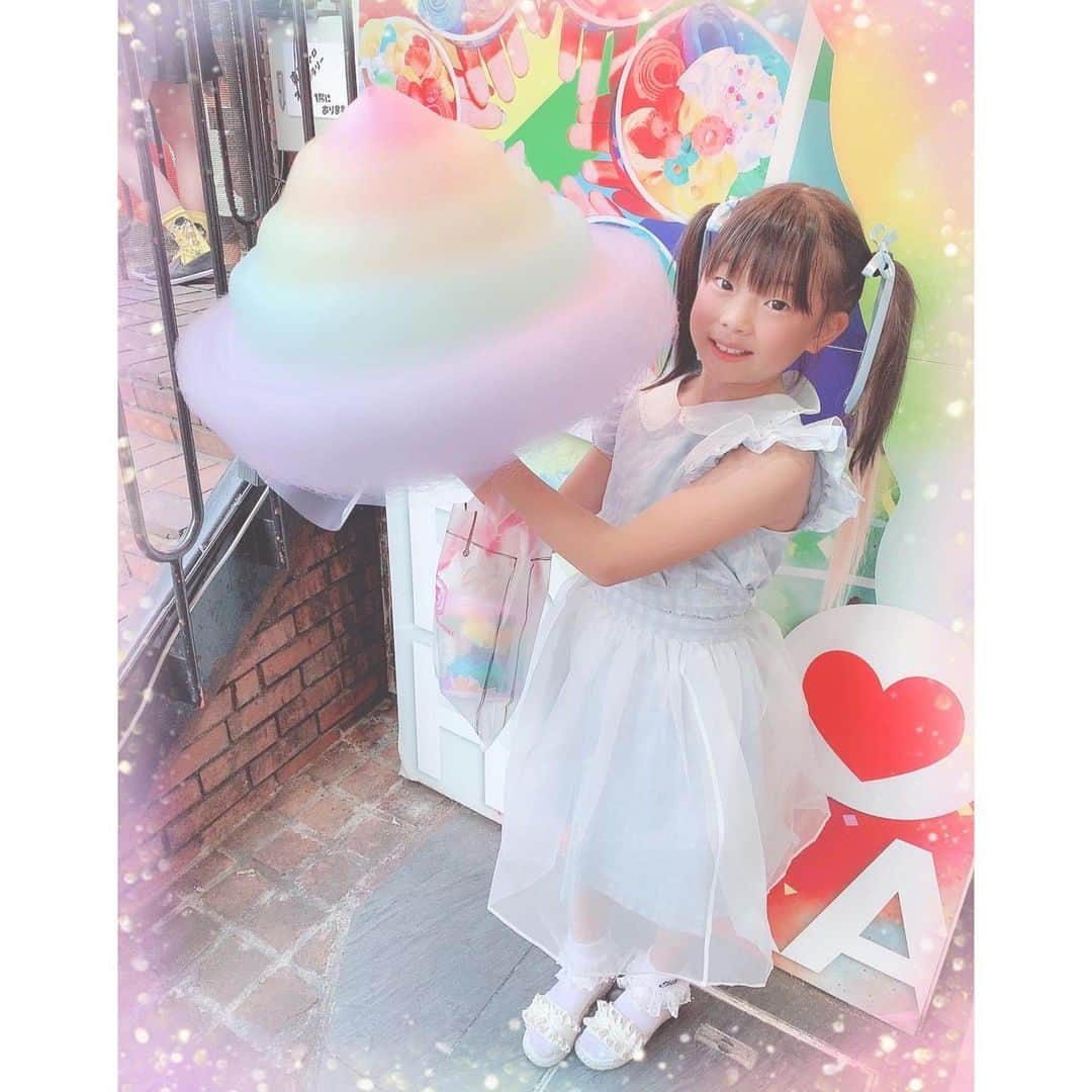 ちいめろさんのインスタグラム写真 - (ちいめろInstagram)「#ちいめろ #まひめろ #原宿 #親子デート #インスタ映え #レインボー #ロールアイス #わたあめ #ユニコーンの涙 #しなこちゃん #YouTube #動画 #YouTuber #時差グラム」10月18日 19時01分 - chiimelo74