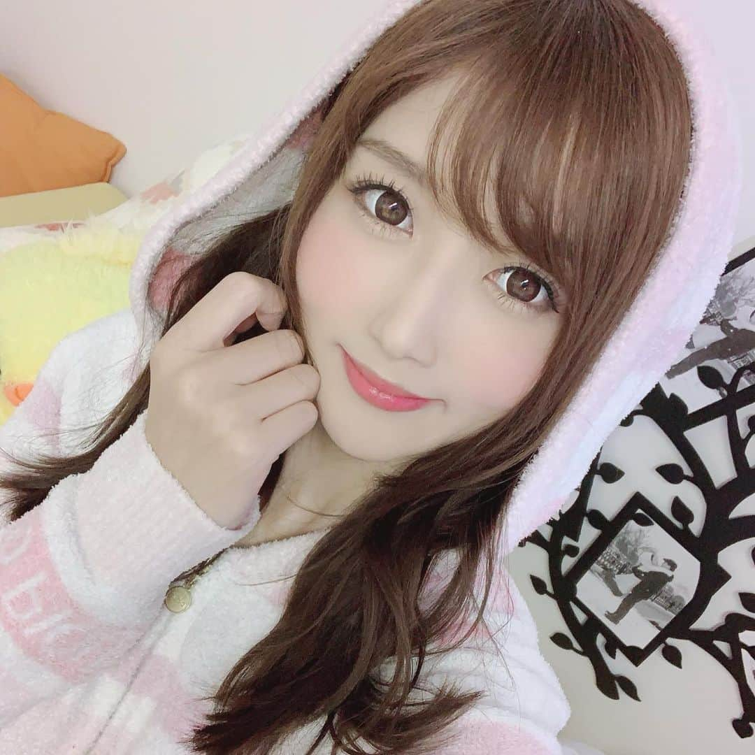 大槻ひびきさんのインスタグラム写真 - (大槻ひびきInstagram)「とある撮影をしてきました🥰 もう少しで情報解禁できそうです🌸 ちょぴっと待っててね💓 #japan #gelatopique」10月19日 1時00分 - yanhibi0221