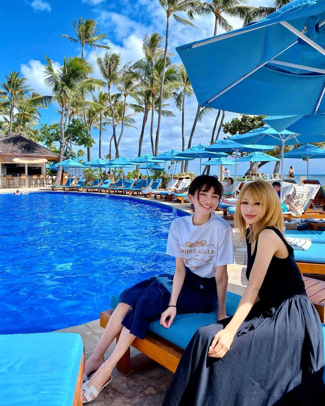 門りょうさんのインスタグラム写真 - (門りょうInstagram)「#hawaii #kaharahotel 今日はカハラで青い🐬 2年連続えみりさんと誕生日過ごしてる私ほんとに幸せ者だあ😚💙💙💙」10月18日 19時41分 - rio19891015