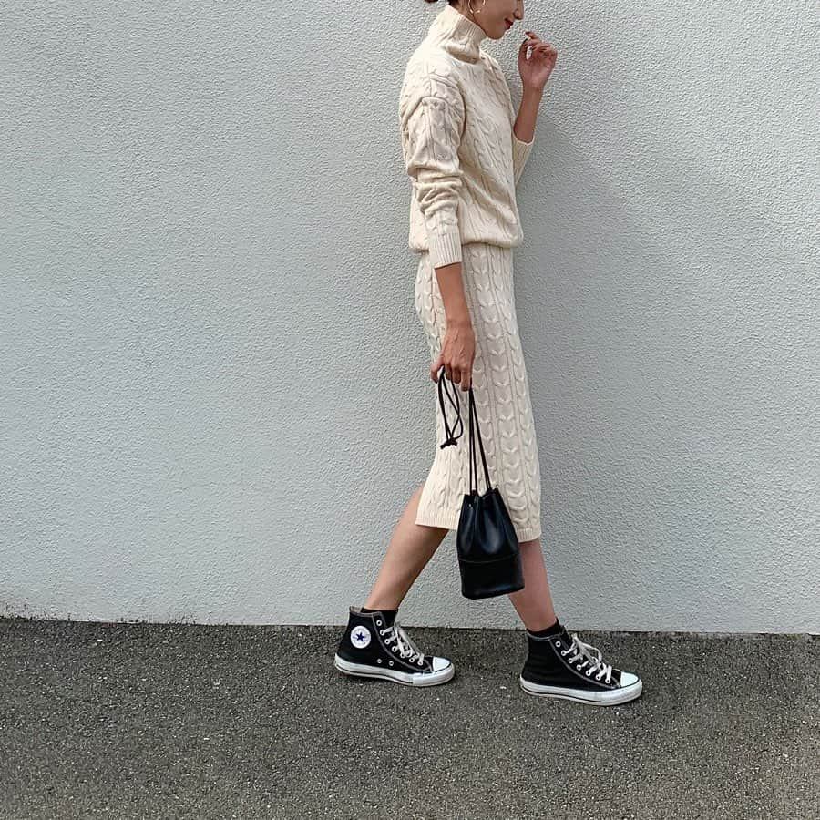 Nagiさんのインスタグラム写真 - (NagiInstagram)「. ケーブルニットのセットアップ☺️☺️🎶 . . setup.bag. @fifth_store #fifth  shoes. #converse . . . . #fifthtl#code#ootd#outfit#fashion#instafashion#コーデ#ファッション#カジュアル#ニット#セットアップ#スカートコーデ#高身長コーデ#ケーブルデザインタートルニットセットアップ#フィフス」10月18日 19時38分 - nagina001