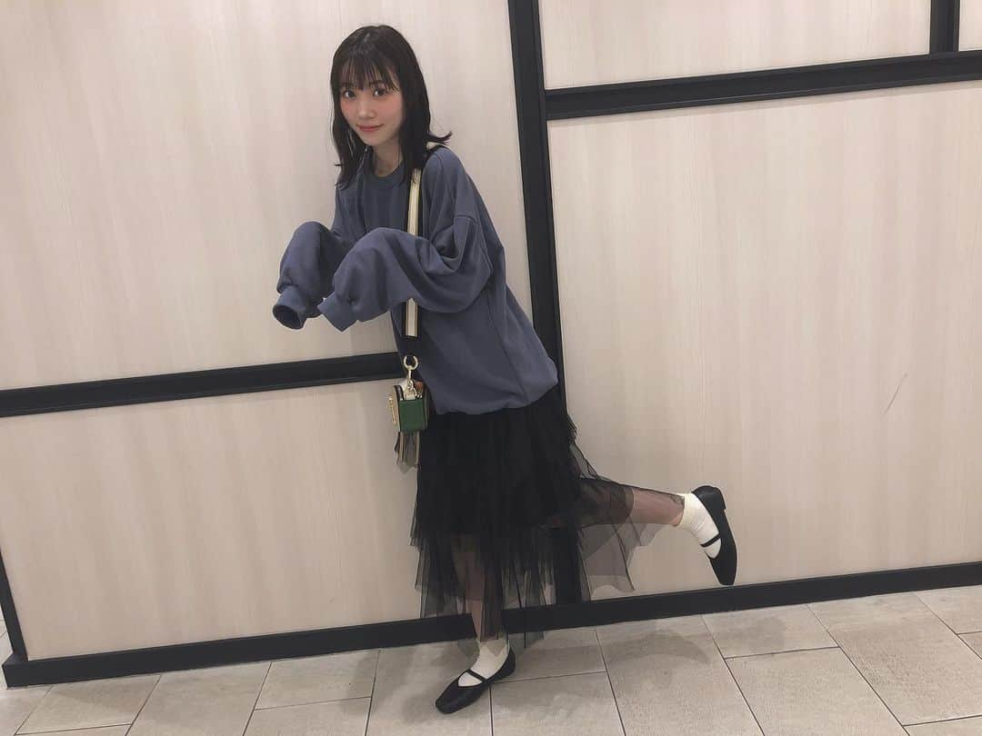 駒田京伽さんのインスタグラム写真 - (駒田京伽Instagram)「✨👗✨﻿ ﻿ ﻿ 仕事終わりの りこちゃんと合流✨﻿ ﻿ お気に入りの トレーナーと靴👠💕﻿ ﻿ メンズサイズで だぼっとしとるし﻿ かわいいコーデに 靴も合わせやすいし めちゃめちゃお気に入り💂‍♂️✨ @beep_ss  #BEEP #福岡」10月18日 19時39分 - hiroka_komada