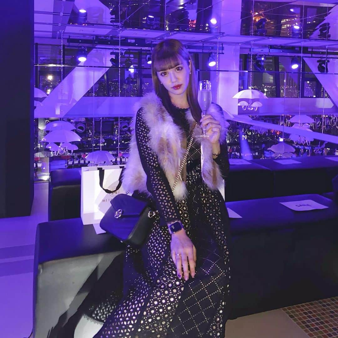 のインスタグラム：「Seoul Fashion Week🇰🇷🥂💕💕💕 今年もMETROCITYのファッションショーに招待して頂いて、今韓国にいます✨ バッグはMETROCITYの👜💕 #SFW #seoulfashionweek #metrocity #metrocitybag」