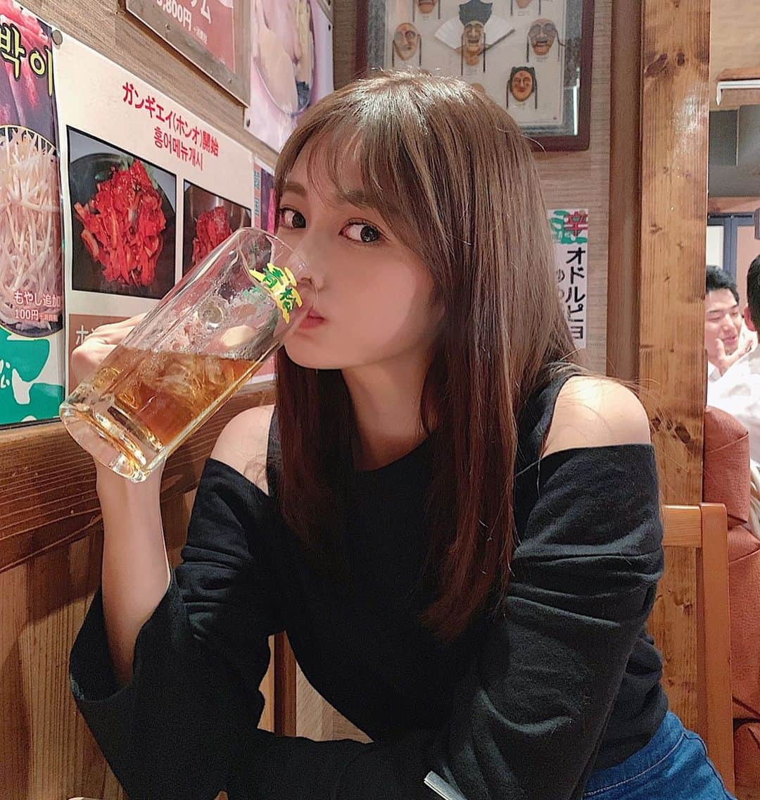 得あゆさんのインスタグラム写真 - (得あゆInstagram)「金夜だなぁ🍻🔥 寒くなったしみんな風邪には気をつけてね🥺 Twitterフォローしてくれたみんな ありがとうううう💞 インスタでは呟けないくだらない事 呟きますね💞 ・ ・ ・ ・ ・ ・ ・ ・ ・ #韓国料理#チョンソル#赤坂#鍋#飲み#飲み会#金曜日#ご飯#夜ご飯#ディナー#デート#カップル#女子会#インスタ映え#カメラ女子#秋#秋服#ファッション#ナチュラルメイク#お洒落#グルメ#食べ歩き#ほろ酔い#オトナ女子#大人カジュアル#gourmet#koreanfashion#koreanfood#akasaka#dinner」10月18日 19時59分 - tokuayu819