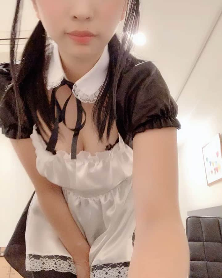 高杉麻里のインスタグラム：「今日はミニスカートの日なんだって🥰」