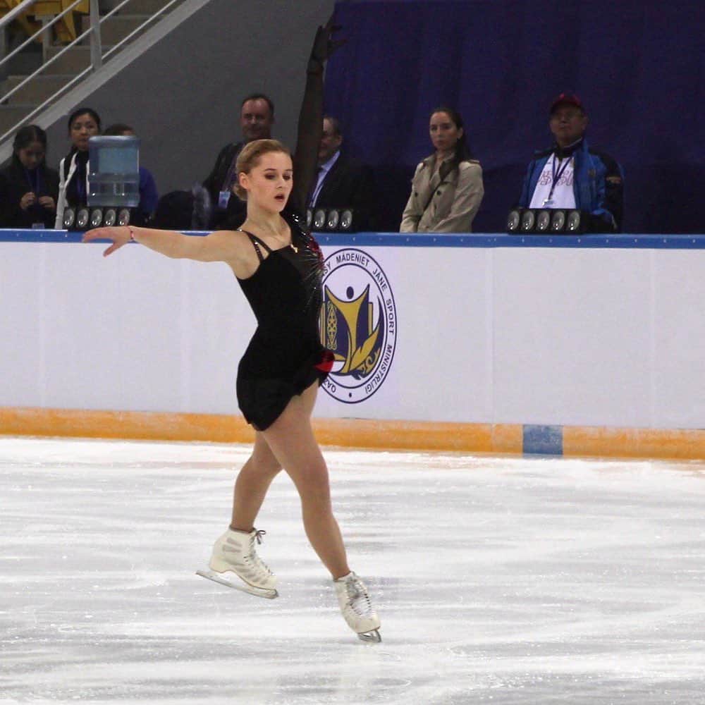 セラフィマ・サハノヴィッチさんのインスタグラム写真 - (セラフィマ・サハノヴィッチInstagram)「Serafima at the Denis Ten Memorial Challenge. Senior Ladies Champion 🥇🇷🇺❤️ 📷 Photos from: https://vk.com/album-68645668_267497679  #DenisTenMemorialChallenge #SerafimaSakhanovich #СерафимаСаханович #TeamTurenko」10月18日 20時00分 - serafima_cool