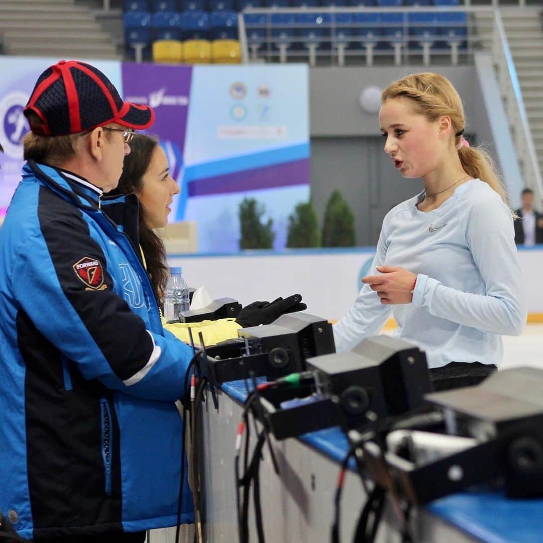 セラフィマ・サハノヴィッチさんのインスタグラム写真 - (セラフィマ・サハノヴィッチInstagram)「Serafima at the Denis Ten Memorial Challenge. Senior Ladies Champion 🥇🇷🇺❤️ 📷 Photos from: https://vk.com/album-68645668_267497679  #DenisTenMemorialChallenge #SerafimaSakhanovich #СерафимаСаханович #TeamTurenko」10月18日 20時00分 - serafima_cool