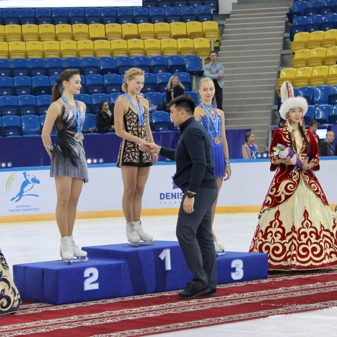 セラフィマ・サハノヴィッチさんのインスタグラム写真 - (セラフィマ・サハノヴィッチInstagram)「Serafima at the Denis Ten Memorial Challenge. Senior Ladies Champion 🥇🇷🇺❤️ 📷 Photos from: https://vk.com/album-68645668_267497679  #DenisTenMemorialChallenge #SerafimaSakhanovich #СерафимаСаханович #TeamTurenko」10月18日 20時00分 - serafima_cool