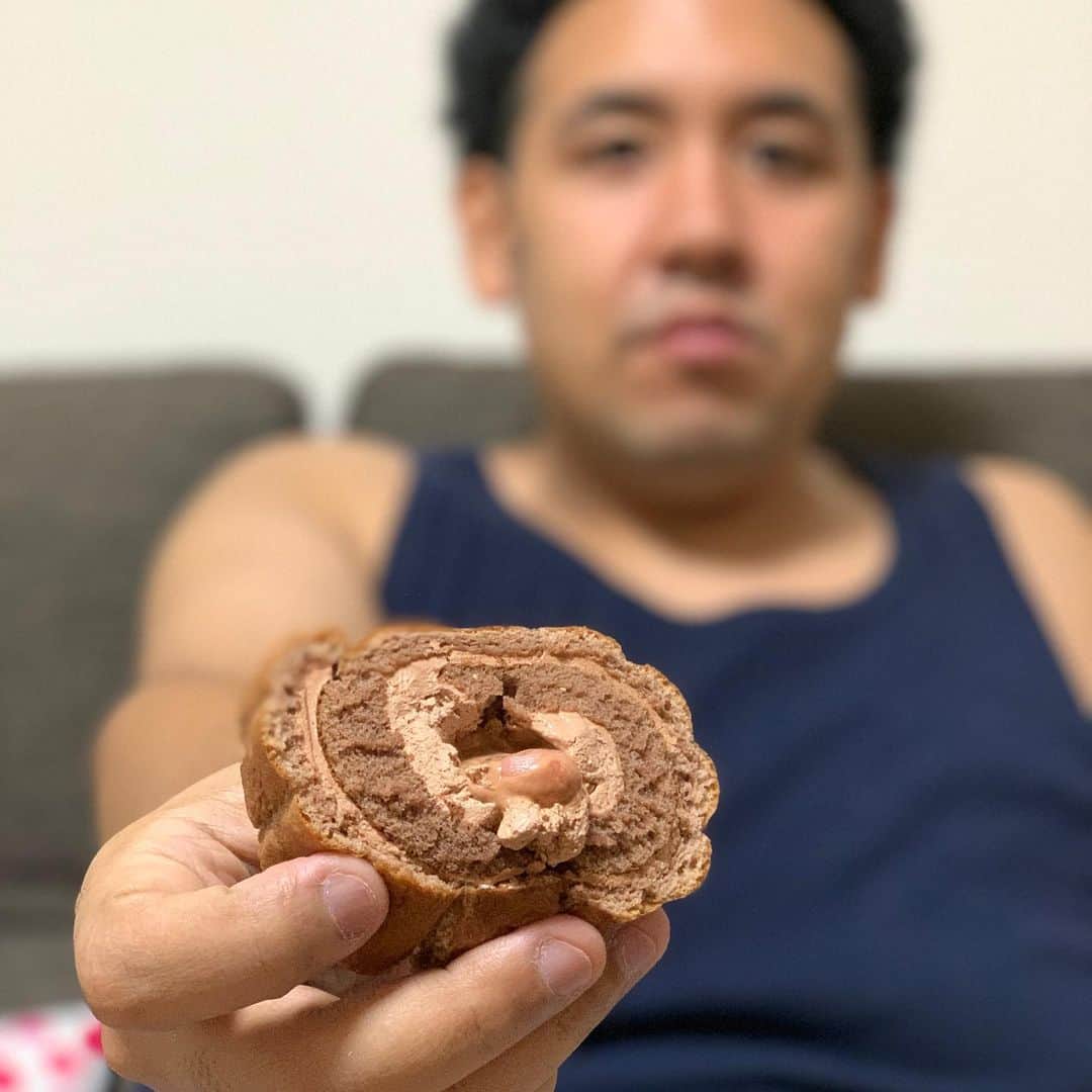 マービンJr.のインスタグラム：「#一口いる？ #ねぇいらないの？ #いらないなら食べちゃうよ」