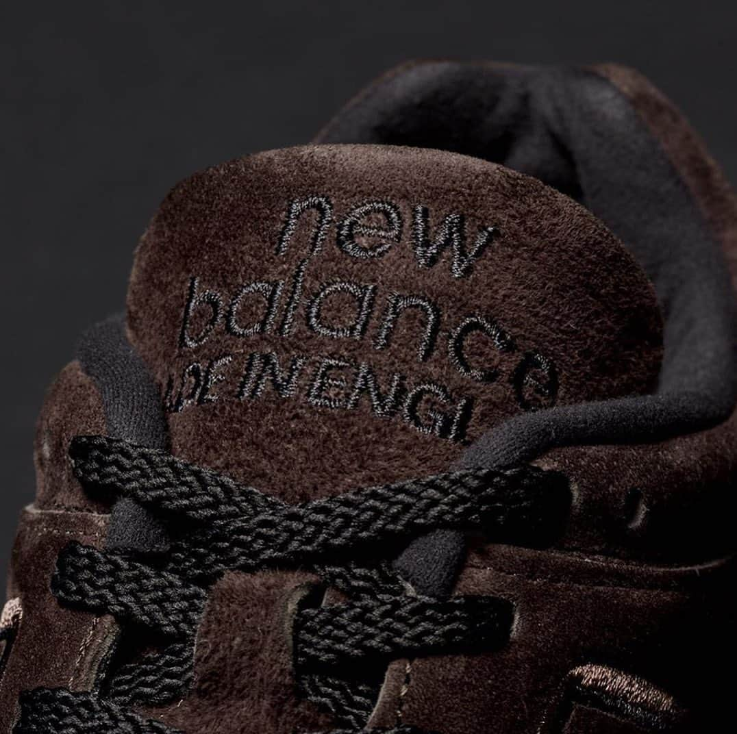 HYPEBEASTさんのインスタグラム写真 - (HYPEBEASTInstagram)「@hypebeastkicks: @unitedarrows_official is celebrating its 30th anniversary with a special pair of @newbalance M1500 sneakers. Taking on a dressy makeover for the Fall/Winter season, dark-brown suede makes up the majority of the uppers while smooth black leather splits up the various panels. They’re available now over at the @new_balance_japan website for approximately $278 USD. ⁠⠀ Photo: New Balance JP」10月18日 20時33分 - hypebeast