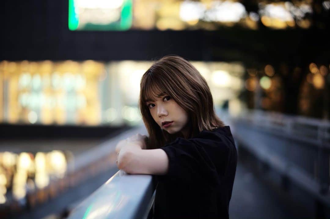 千田麻実のインスタグラム：「melancholy 🌛🔭🌫🍂」