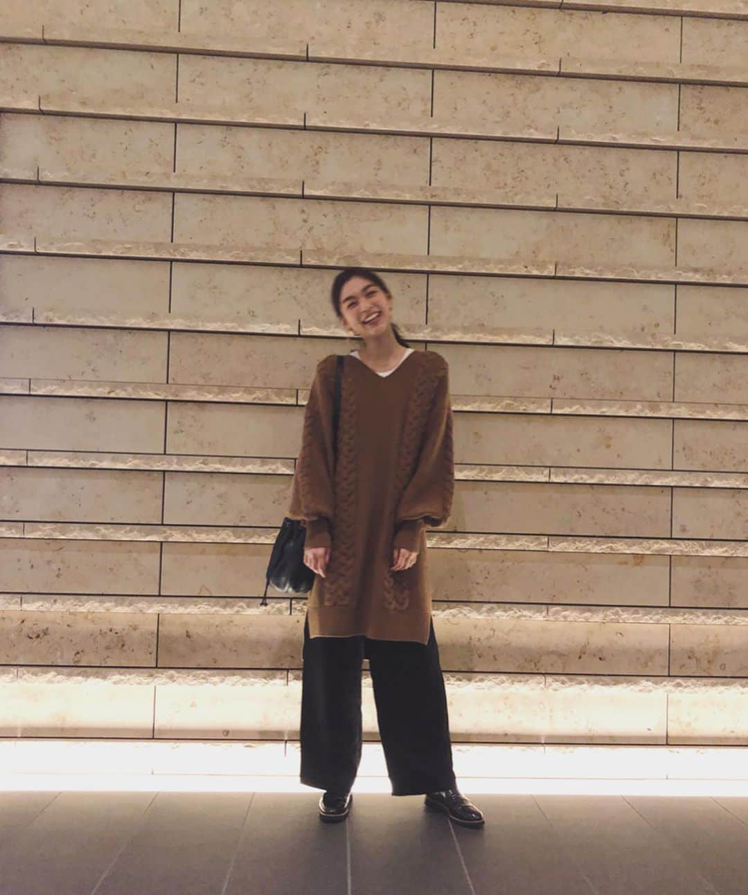 森本奈緒さんのインスタグラム写真 - (森本奈緒Instagram)「たっぷりした袖がたまらなくかわいい…！ #RILOREN 🍂」10月18日 20時51分 - naomorimoto