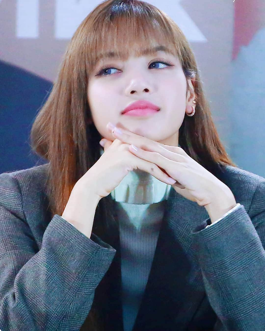 リサさんのインスタグラム写真 - (リサInstagram)「191012 - Olens Fansign #BLACKPINK#블랙핑크#LISA#리사 —© Stunning Fairy」10月18日 21時13分 - lisa.blackpink