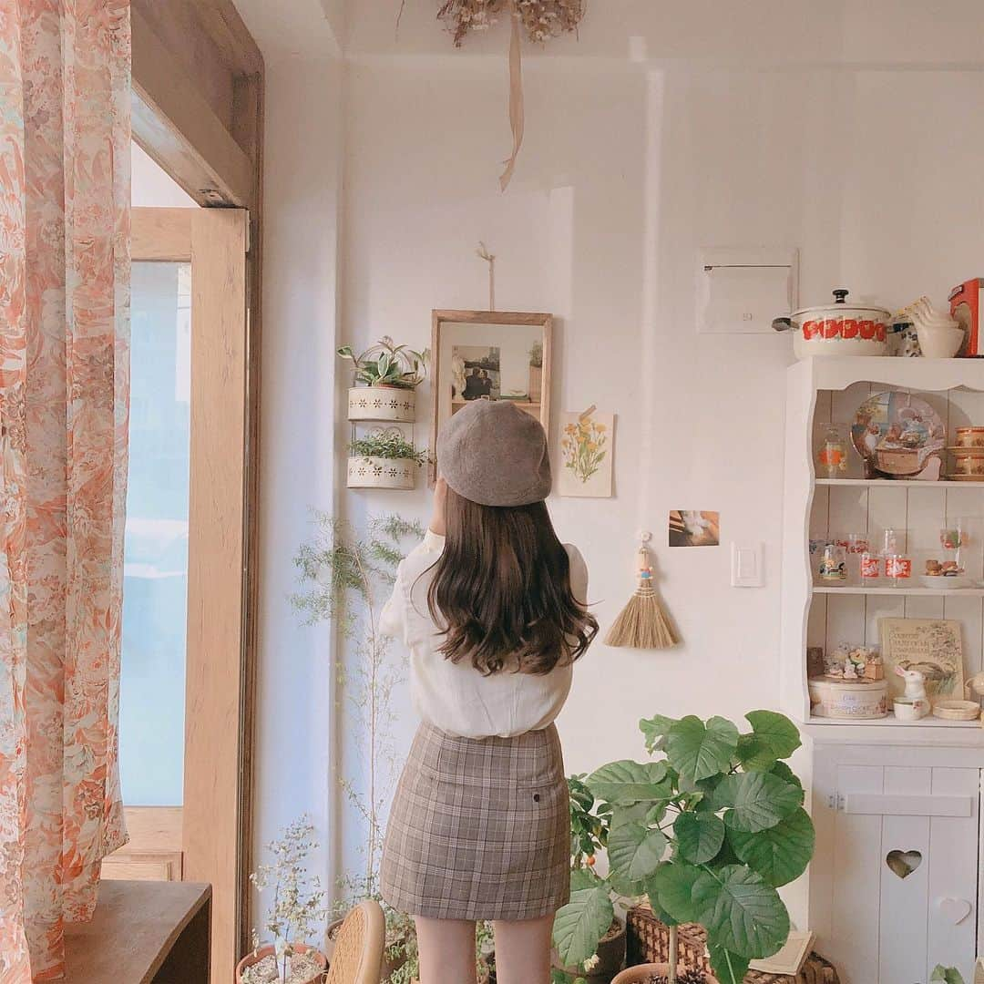 ユンジュさんのインスタグラム写真 - (ユンジュInstagram)「비밀정원 같은 곳🌻💛💛 #데일리룩 #dailylook」10月18日 21時25分 - __pink_tape