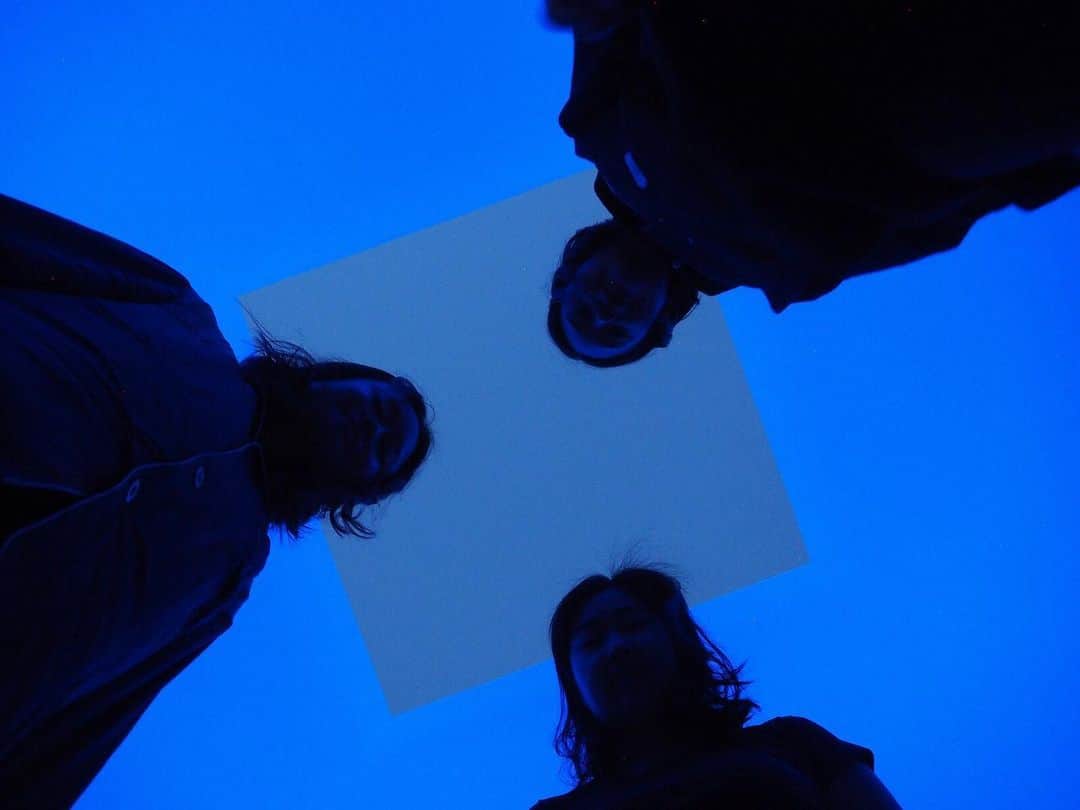 松島エミのインスタグラム：「💙 #houseoflight #jamesturrell」
