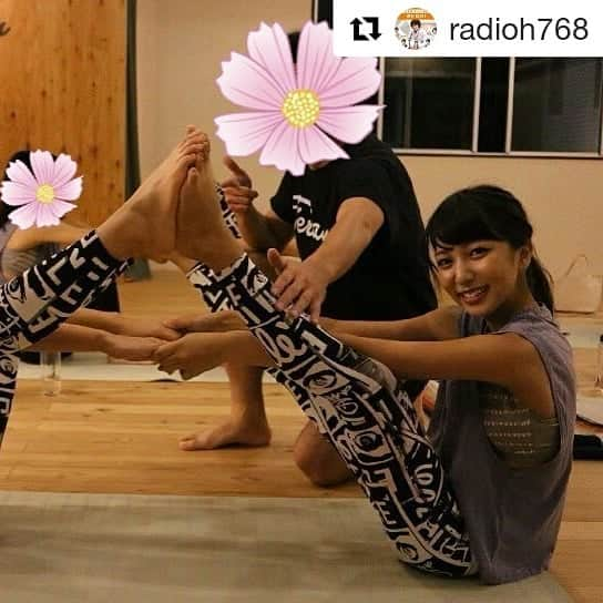 岡山放送さんのインスタグラム写真 - (岡山放送Instagram)「#Repost @radioh768 (@get_repost) ・・・ . 今川です。 . ヨガの問題の答えは… . 右前でした。 . 正解者はおらず…（涙）。 . 難易度が高い問題でしたね（笑）。 . 今夜の『ラジOH！』も、上岡さん、矢野さんと出演します。 . よろしくお願いします。 . #OHK #岡山放送 #8ch #アナウンサー #上岡元 #矢野みなみ #今川菜緒 #牛嶋俊明 #ラジOH #ヨガ #難易度が高い  #姿勢良し#三方良し あすから#日台交流うどん県レディースゴルフトーナメント#会場 で#同期 の#北村麗 と活躍します#マイク は#握ります が#クラブ は#握りません」10月18日 21時48分 - ohk_official