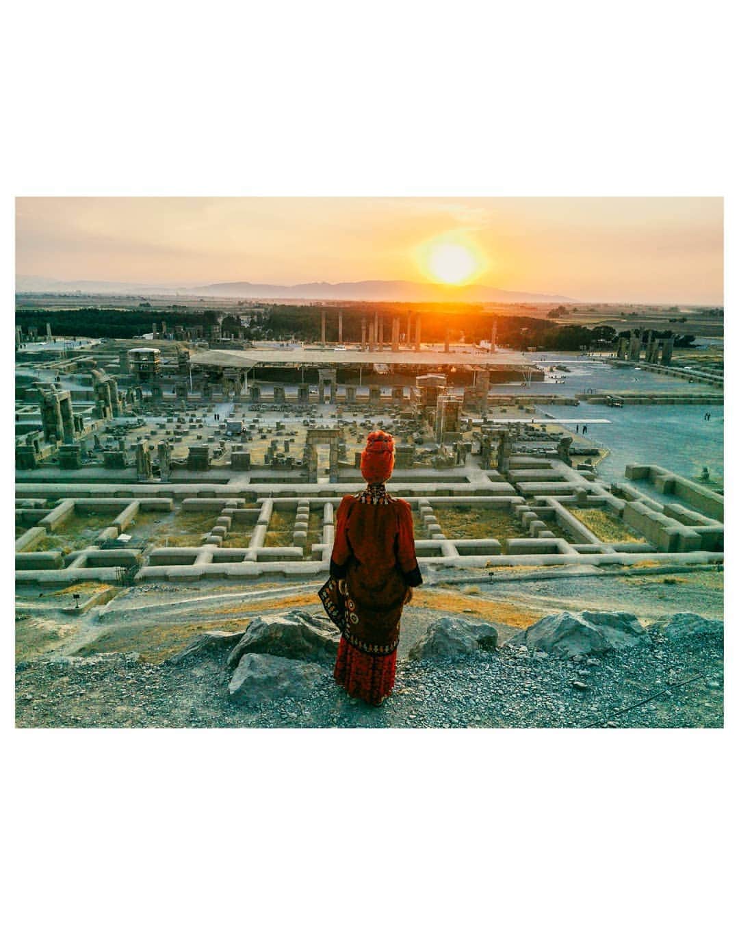 VuTheara Khamさんのインスタグラム写真 - (VuTheara KhamInstagram)「Persepolis, Iran, (2019) 🇮🇷 . As a professional photographer, I like to have complete freedom and control over what I take pictures of. For this series, I used the Pro Mode of my #HuaweiP30Pro and was able to make my own manual settings. @huaweimobilefr #HuaweiShot . @feeliran#letsfeeliran」10月18日 22時03分 - vutheara
