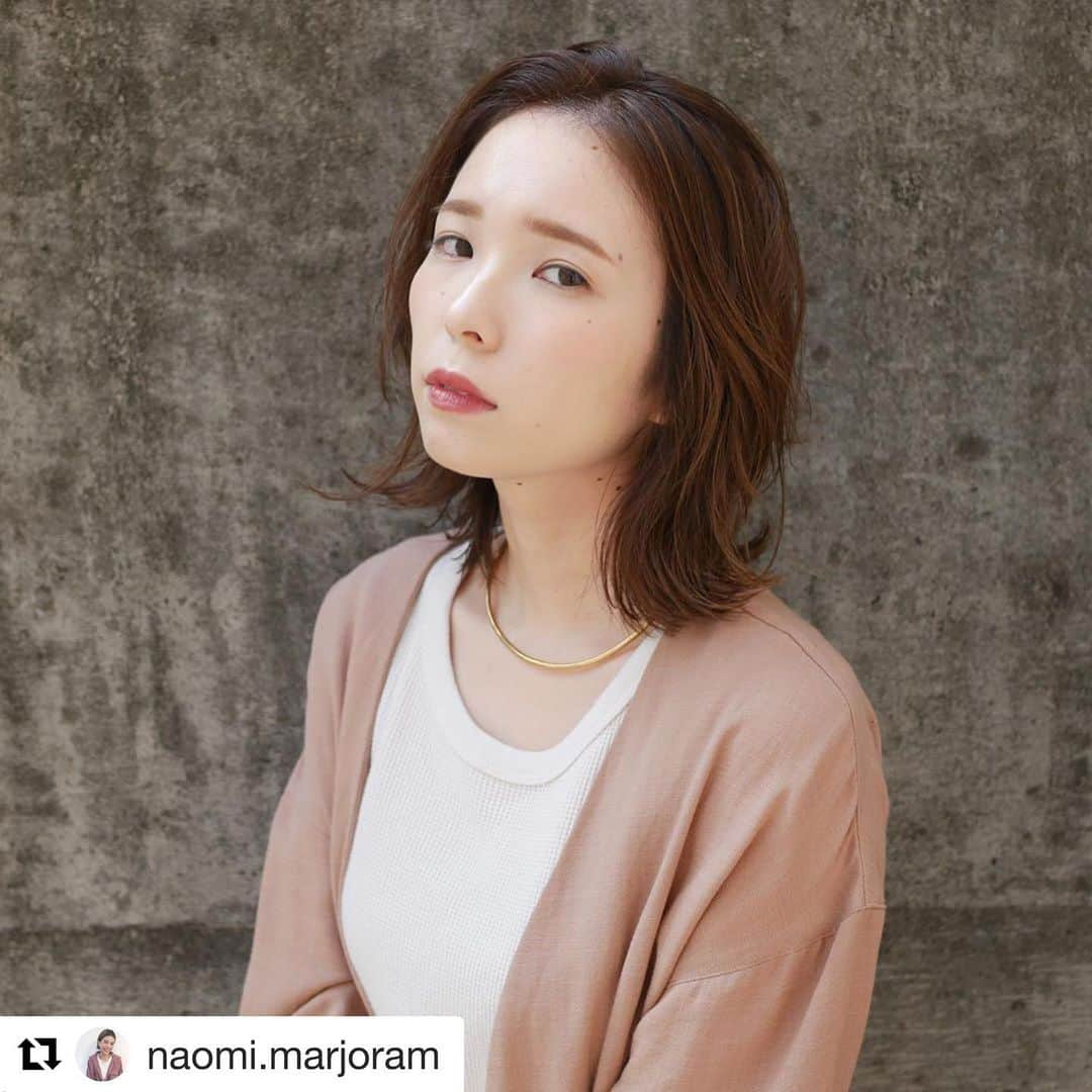 THROW 【スロウ】さんのインスタグラム写真 - (THROW 【スロウ】Instagram)「#Repost @naomi.marjoram with @get_repost ・・・ ． 今日もご来店お待ちしております🥺✨‼️ ． 22日は火曜日ですが ． お店営業しております😆 ． 予約お取りできますので ． お時間合う方は是非😆❣️❣️ ． ．  本日も元気に ご来店お待ちしております☺️✨ ． ． 新山なおみ . #hairmakemarjoram#marjoram#kagoshima #salon#hairsalon#鹿児島美容室#美容室鹿児島#美容室#天文館美容室#天文館#color#salon#hairsalon #美容室鹿児島#美容室#天文館美容室 #天文館#color#3Dカラー#ハイライト #アッシュカラー#ヘアサロン#hair#アッシュベージュ#大人ハイライト#ナチュラルハイライト#ミディアムヘア#スロウカラー#ベージュカラー#大人女子#大人可愛い#ミディアムヘア #ミリ#ミリ活#おとな女子」10月18日 22時15分 - throwcolor