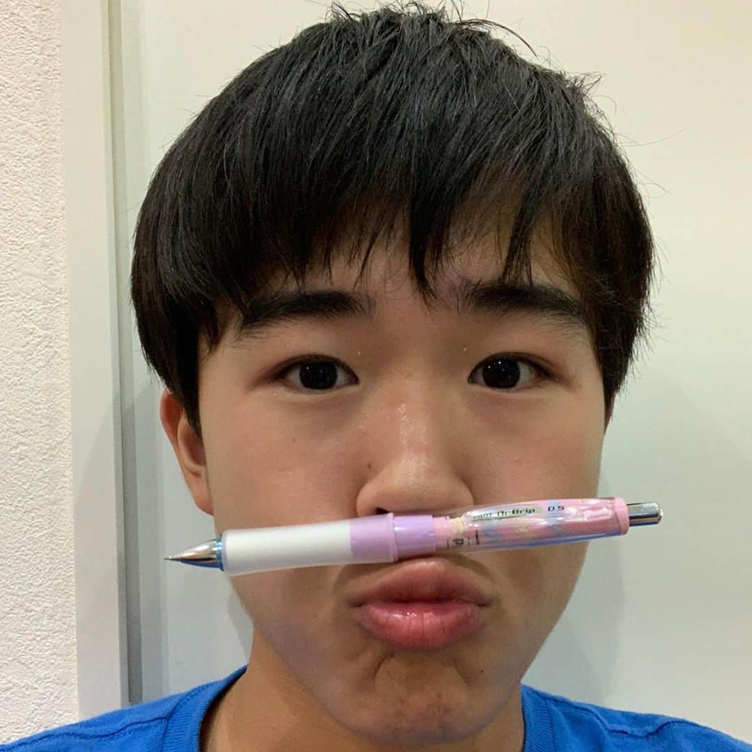 鈴木福さんのインスタグラム写真 - (鈴木福Instagram)「スヌーピーのシャーペン。 色々なところに乗せたり、 はさんでみた  乗せるの結構難しい(笑)  #鈴木福#スヌーピー#シャーペン#難しい」10月18日 22時16分 - s_fuku_te