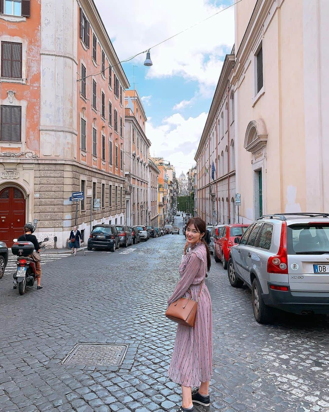 葉加瀬マイさんのインスタグラム写真 - (葉加瀬マイInstagram)「街がきれいっ☺️❤️ #roma #ローマ #ローマの休日 #新婚旅行 #イタリア旅行 #italy」10月18日 22時28分 - m.hakase