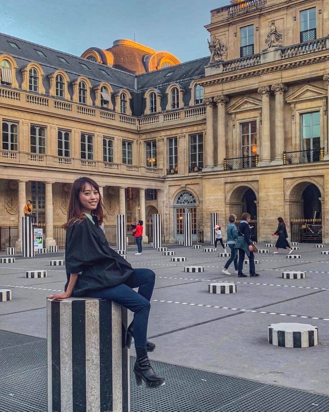 松林裕香さんのインスタグラム写真 - (松林裕香Instagram)「31歳になりました。 なってしまいました。 もっと自由に生きれるように、 31歳は自由を削ってがんばります。 . ✔︎ Paris  #Paris #パリ#フランス﻿#France#ファッション#fashion#パレロワイヤル#yukajourneyy#旅行」10月18日 22時47分 - yukapiano_