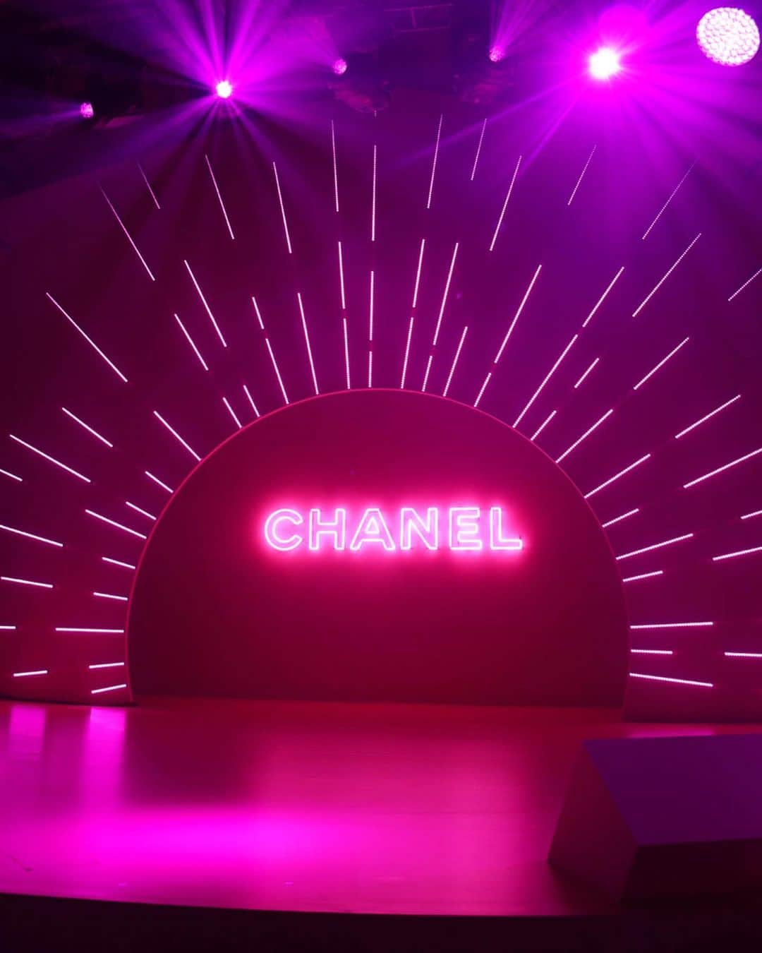 平木愛美さんのインスタグラム写真 - (平木愛美Instagram)「chanel💞💫👸🧚‍♂️👗 party & exhibition . CHANEL MADEMOISELLE PRIVÉ TOKYO 🌹 マドモアゼル プリヴェ展 - ガブリエル シャネルの世界へ  @chanelofficial  #CHANEL #mademoiselleprive  #シャネルマドモアゼルプリヴェ」10月18日 23時01分 - manamihiraki