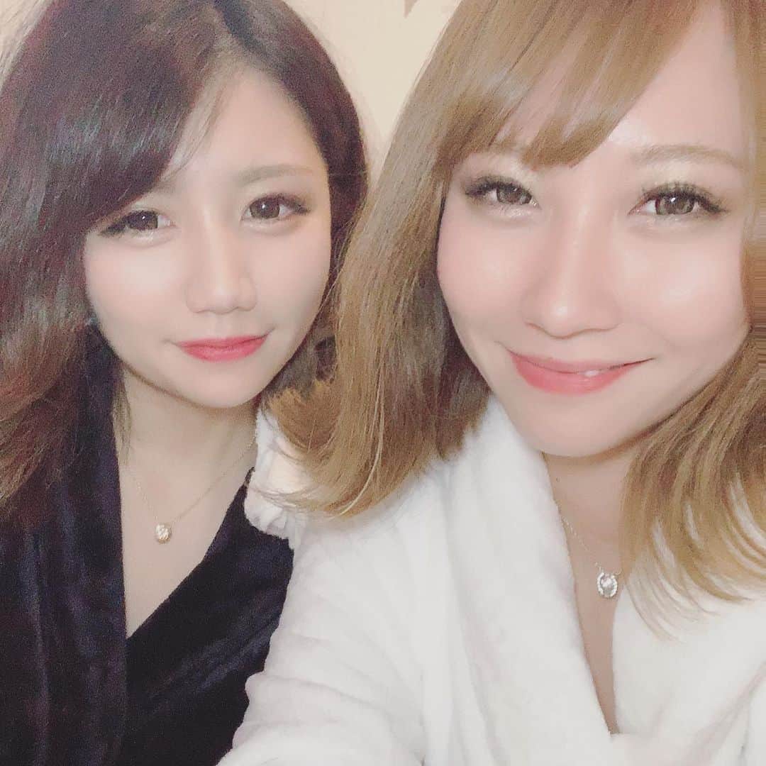 一ノ瀬るなさんのインスタグラム写真 - (一ノ瀬るなInstagram)「10月16.17日 バスローブイベントでした☺️ 来てくれた方 ありがとうございました🙌 酔っ払うと人に だる絡みする癖のある るなでしたﾐﾝﾅｺﾞﾒﾝﾅｻｲ❤ 今月はまだハロウィンもあるから 皆さんお待ちしてますよっと😍  #whitestage #ホワイトステージ #名古屋 #栄 #錦 #三丁目 #キャバクラ #キャバ嬢 #バスローブ #イベント #酔っ払い #だる絡み #愛情表現 です。」10月18日 23時02分 - luna_whitestage