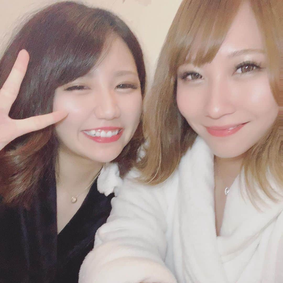 一ノ瀬るなさんのインスタグラム写真 - (一ノ瀬るなInstagram)「10月16.17日 バスローブイベントでした☺️ 来てくれた方 ありがとうございました🙌 酔っ払うと人に だる絡みする癖のある るなでしたﾐﾝﾅｺﾞﾒﾝﾅｻｲ❤ 今月はまだハロウィンもあるから 皆さんお待ちしてますよっと😍  #whitestage #ホワイトステージ #名古屋 #栄 #錦 #三丁目 #キャバクラ #キャバ嬢 #バスローブ #イベント #酔っ払い #だる絡み #愛情表現 です。」10月18日 23時02分 - luna_whitestage