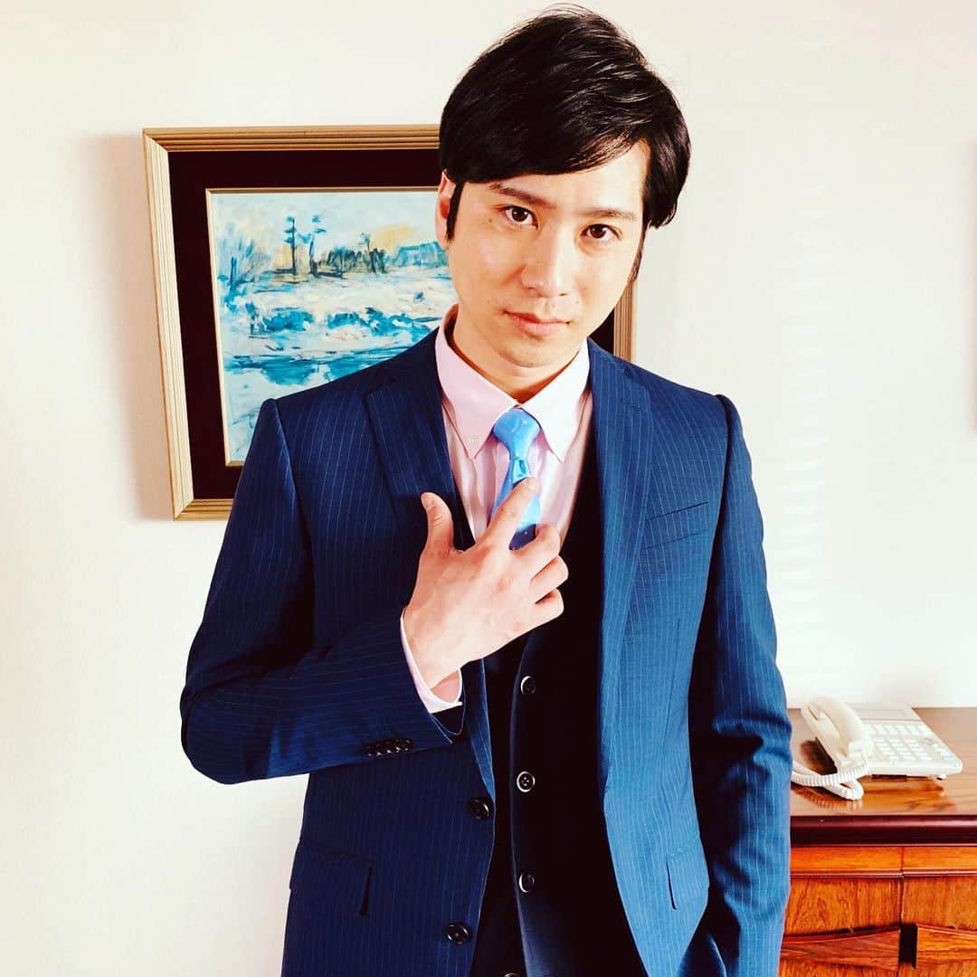 滝口幸広のインスタグラム：「今日も楽しく青春鉄道に行ってきました😊川尻さんの現場はなんだかずっと皆ふざけてる気がする笑  さてさて明日はAI探偵の舞台挨拶に出演させていただきます😀 約半年ほど前に撮影したのですがなんだかこの半年間いろんなことがありすぎてだいぶ前に撮影したような気がする笑 ちょっと懐かしさがあってニヤニヤしちゃいます👶  AI探偵ぜひ見てね😄  明日も楽しんできます😄  #AI探偵#青春鉄道#stardustpromotion#滝口幸広#タッキー#青春鉄道ライブ#鉄ミュ」