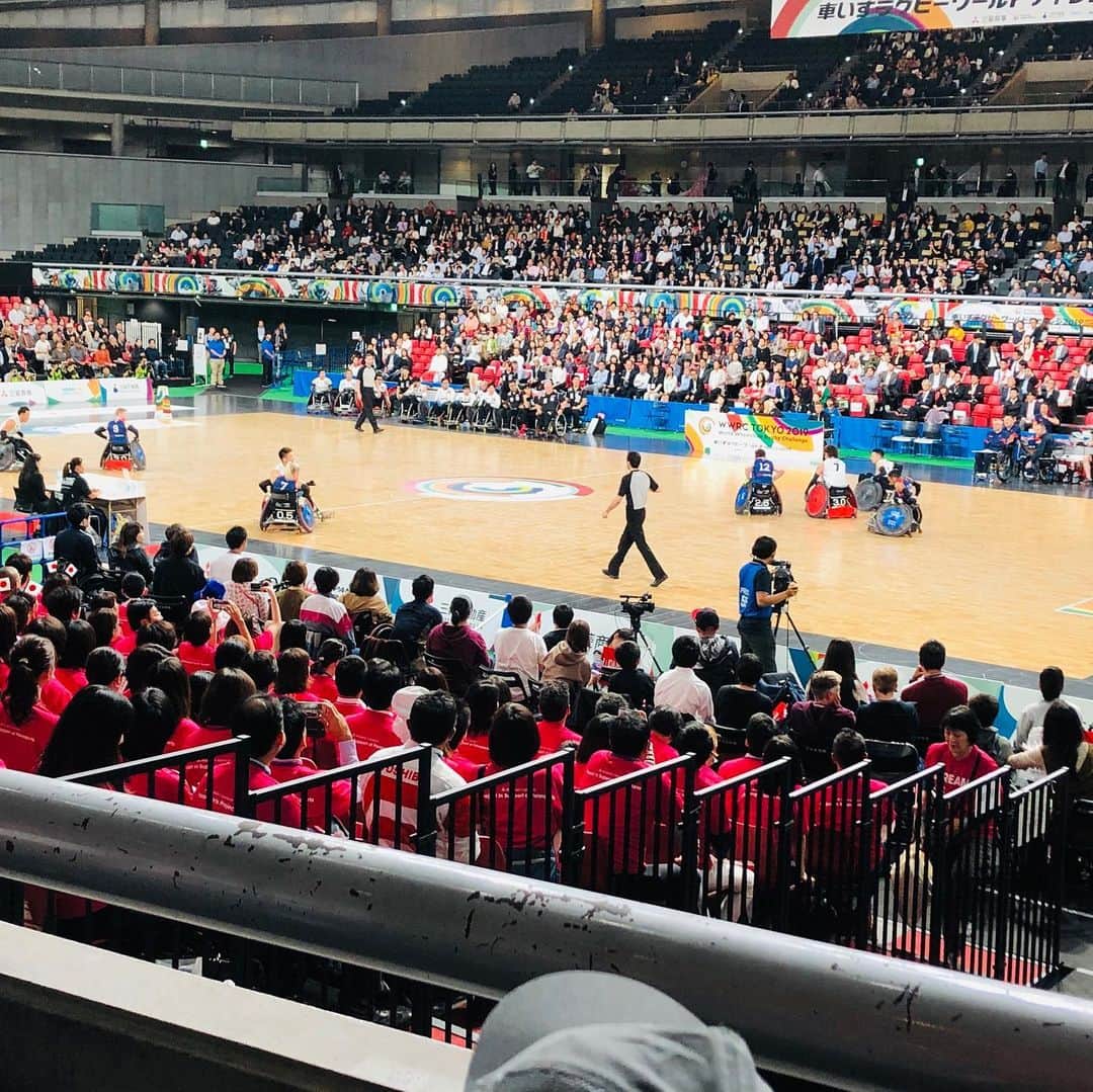 辻本耕志さんのインスタグラム写真 - (辻本耕志Instagram)「東京体育館での車椅子でのラグビーを観戦してきた。日本VSイギリス。衝撃音が凄い！日本勝利！強いよ日本！で、新国立競技場も見てきた。手前の俺と比べて下さい。よくわからないデカさです。 #ラグビー」10月18日 23時17分 - tsujimotokouji