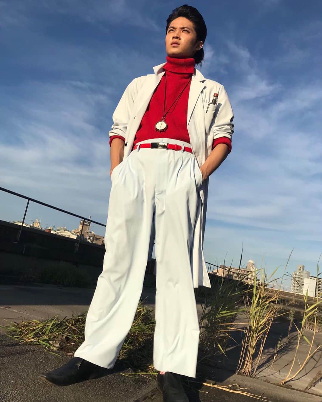 のインスタグラム：「「時効警察はじめました」第2話ありがとうございました。  康知くん、元ツッパリ。 昔の血が騒ぎました。 ありがとうございます。  そして、「時効警察とくべつへん」もAbemaTV、ビデオパスで配信始まりましたね。  こちらも、過去の姿が…  来週もお楽しみに！！ #時効警察 #時効警察はじめました #時効警察とくべつへん」