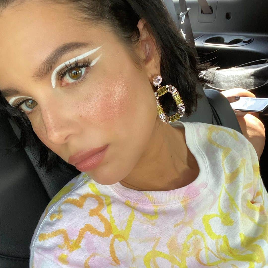 のインスタグラム：「🧚🏼‍♂️💞🐚💐」