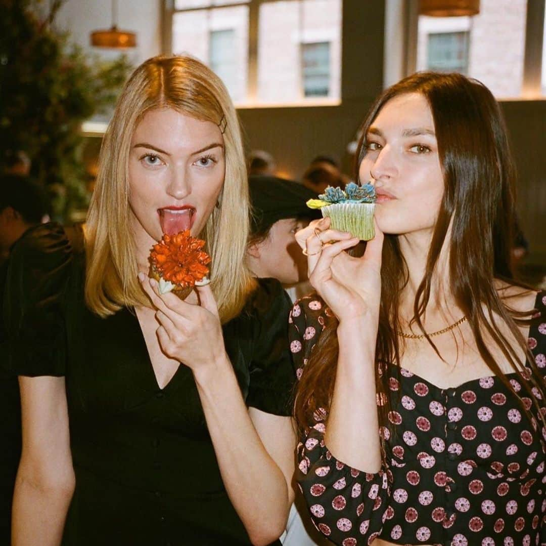 マーサ・ハントさんのインスタグラム写真 - (マーサ・ハントInstagram)「baked goodies 🧁 @livincool」10月19日 1時06分 - marthahunt