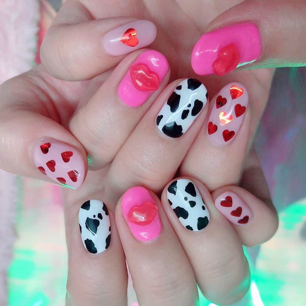 えのきどひろののインスタグラム：「New Nail🐄❤️🐮💋🍼 . [10 October]  #nail#nails#cow#cowgirl#cownails#heart#heartnails#ripnails#pink#pinknails」