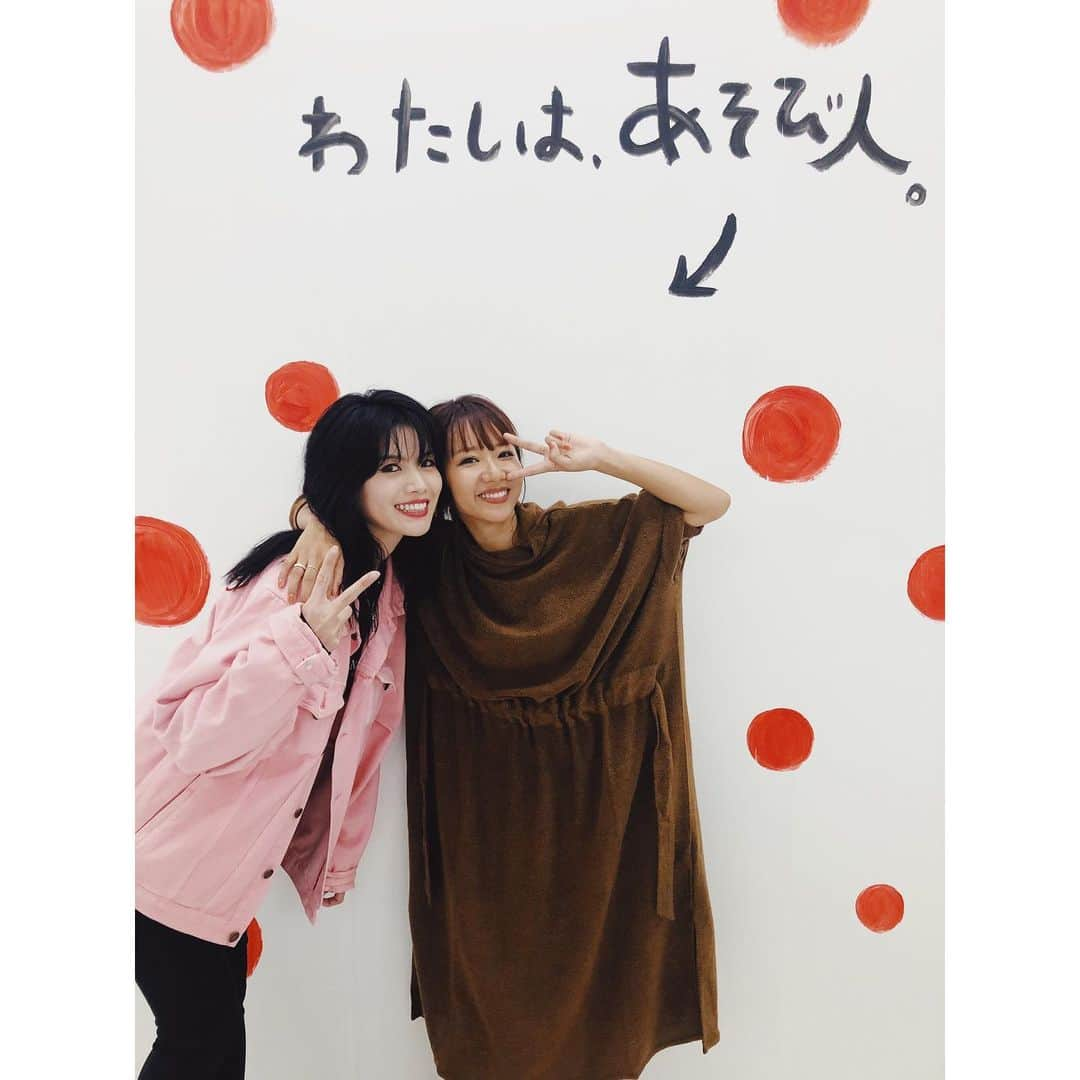 Aya（高本彩）さんのインスタグラム写真 - (Aya（高本彩）Instagram)「いよいよ今日から個展がスタートします‼️前夜祭でレセプションをさせていただき、沢山の仲間たちがかけつけてくれました。。本当に本当にうれしい。。 今回は @kappy_japan さんと @painterkenta さんと共に合同個展を開かせていただきます。 こんな機会をくださった @tetsuro_koda さんに感謝です。。 是非みなさん！！！ 遊びに来てください！  私も初日、少しだけ在廊します^_^  #asobuild  #左ききのエレン展 #絵画のチカラ展 #フォトバイアヤ展 #あそび人 #お待ちしてます」10月19日 1時38分 - aya_dream04