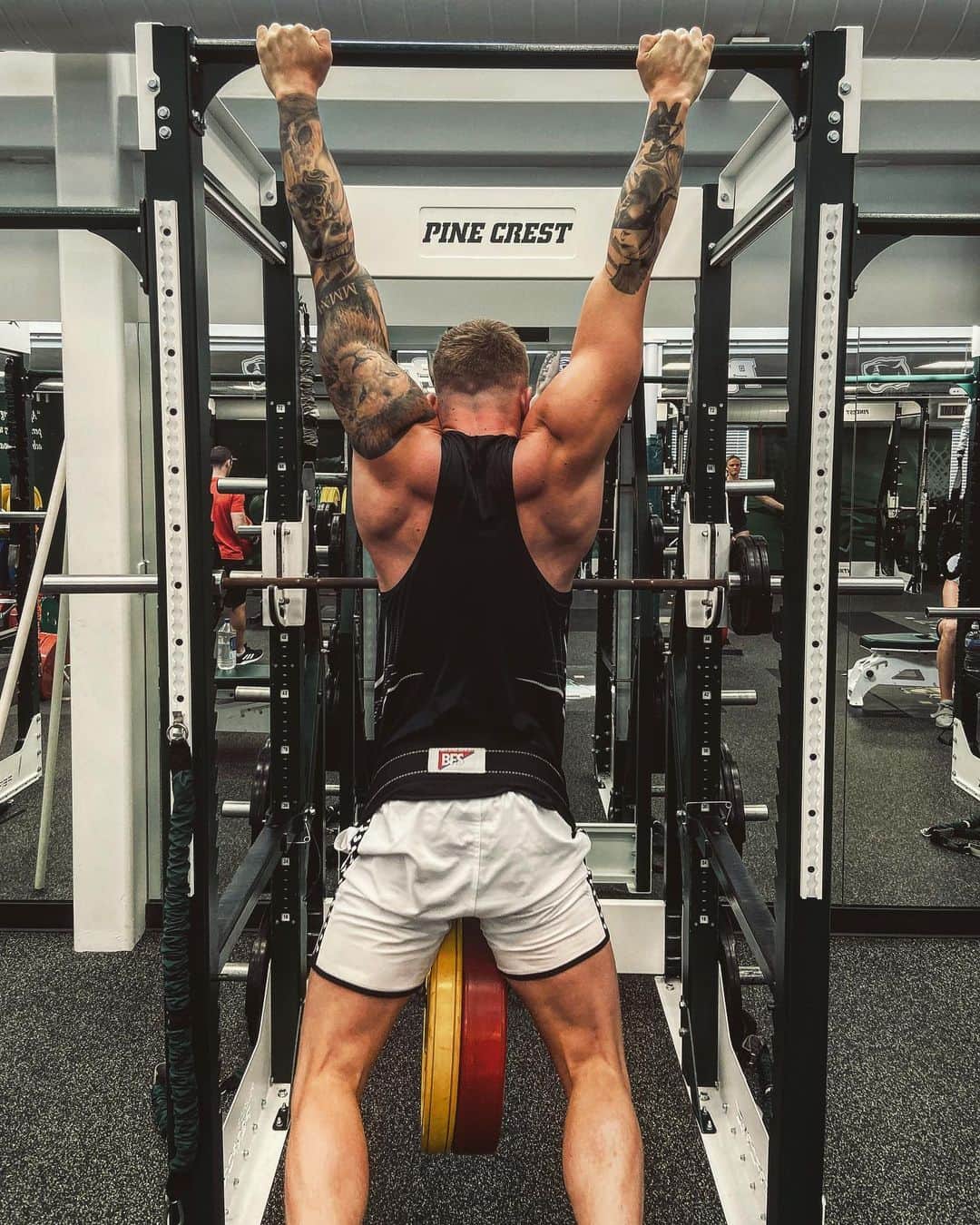アダム・ピーティのインスタグラム：「Thanks for the gains @pinecrestswim 🤑🔋」