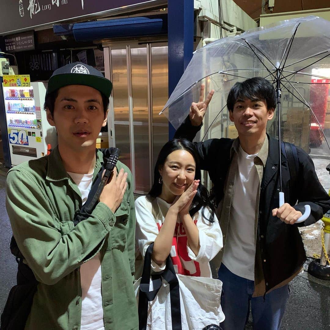 池田真一のインスタグラム：「新ネタライブ!!ハイキック寄席!! 今回も大満席大立ち見の大盛り上がりでした！ マジで全組ハイキック決まりまくり！ 来月は11月25日21時〜スーパーマラドーナさんとドーナツピーナツが出てくれます！9日の単独ライブもよろしくお願いします！翔チャンネルもありがとう！ 晃太朗、肩壊したんかな？？」