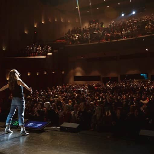 アビー・ワンバックさんのインスタグラム写真 - (アビー・ワンバックInstagram)「I love my friends... @togetherliveevents」10月19日 3時08分 - abbywambach