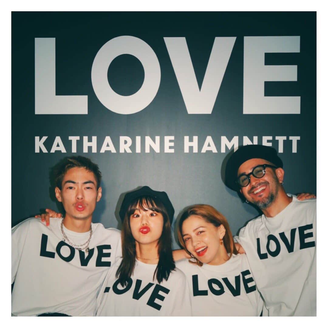 岩崎拓馬さんのインスタグラム写真 - (岩崎拓馬Instagram)「@katharinehamnett . 愛に生きたい。 . . . #katharinehamnett #love #happytime」10月19日 3時53分 - happy_takuma