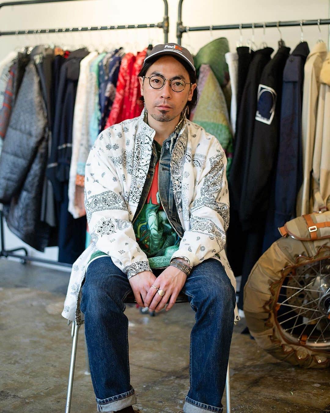 HYPEBEASTさんのインスタグラム写真 - (HYPEBEASTInstagram)「@hypebeastmag: Channeling wanton DIY deconstruction, laid-back sportswear, Japanese heritage and embracing multiple cultures that span the globe—@children_of_the_discordance's one-of-a-kind garments fiercely resist being categorized within the fashion space. Designer Hideaki Shikama joins us to discuss his approach to design and explores the roots of his brand inside @hypebeastmag Issue 26: 'The Rhythms Issue.’⁠⠀ Photo: Akiharu Ichikawa/HYPEBEAST⁠⠀」10月19日 4時15分 - hypebeast