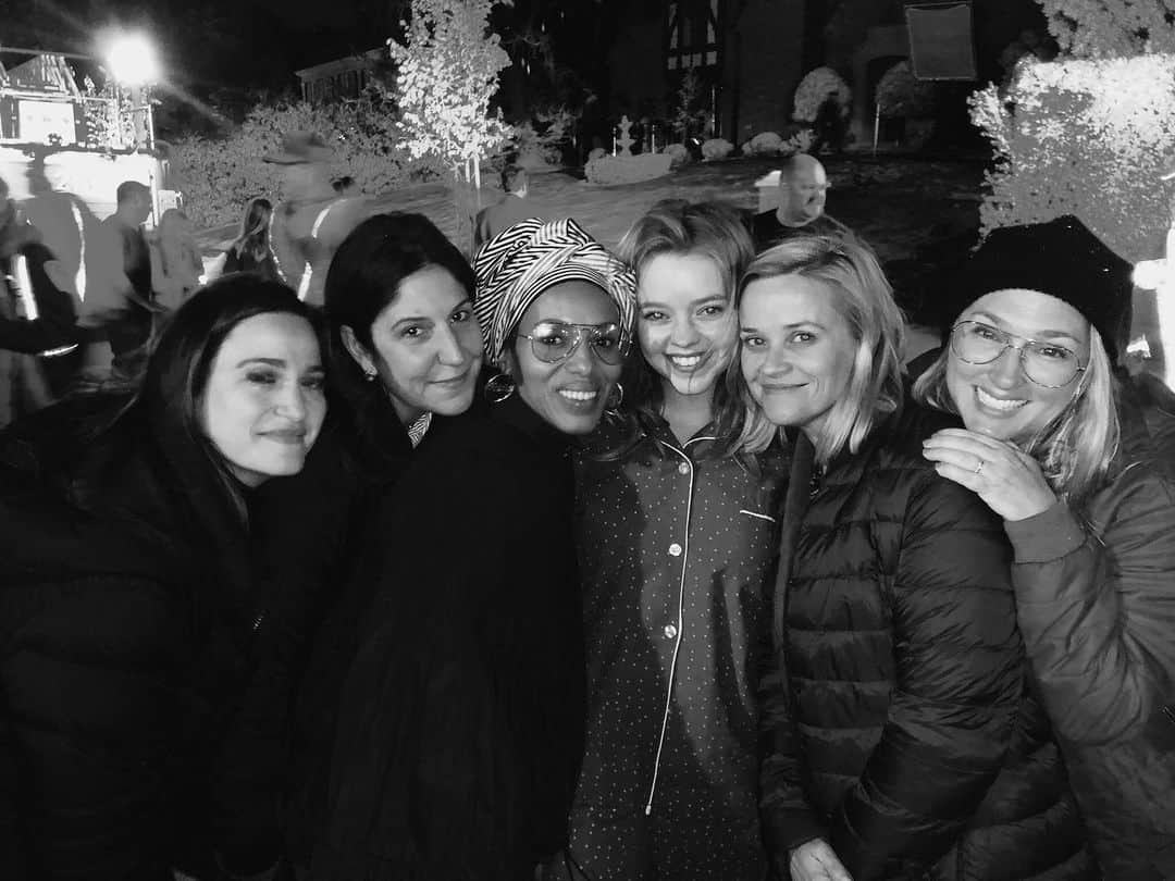 ジェイド・ペティージョンさんのインスタグラム写真 - (ジェイド・ペティージョンInstagram)「That’s a wrap on Little Fires Everywhere.  These women. This group. This story. Everything about making this project has been extraordinary. It reminded me how potent story telling can be when you have a group that is not only talented and hard working, but who also care so deeply for those that they work with. This project truly has been a labor of love and I can’t wait for you to see what we made. #littlefireseverywhere」10月19日 5時01分 - jadepettyjohn_official